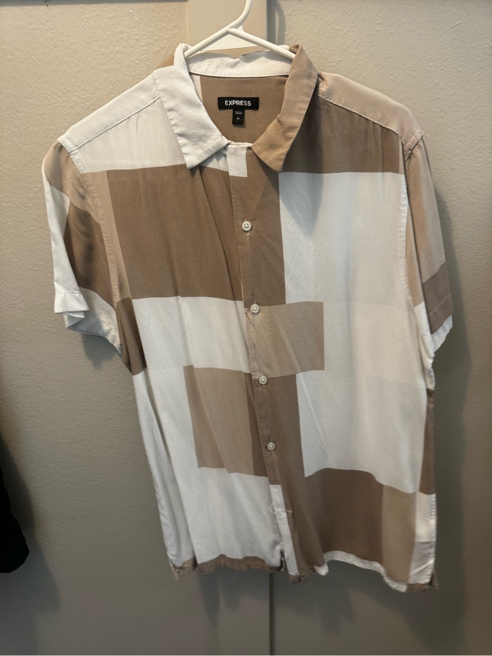 Express Men’s Short Sleeve Button-Up Shirt - Beige & White Block Pattern